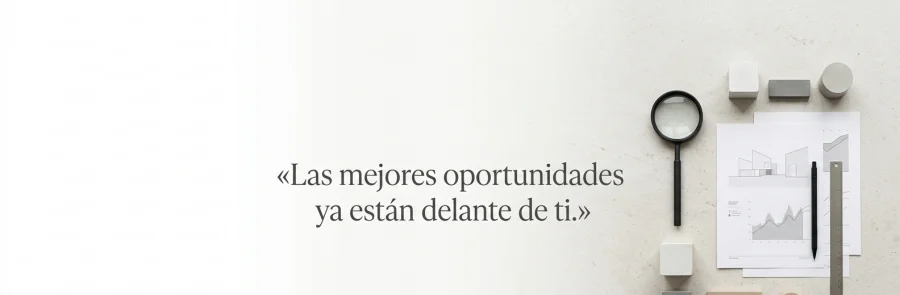 Banner editorial minimalista sobre análisis estratégico y oportunidades de crecimiento para clínicas y ópticas